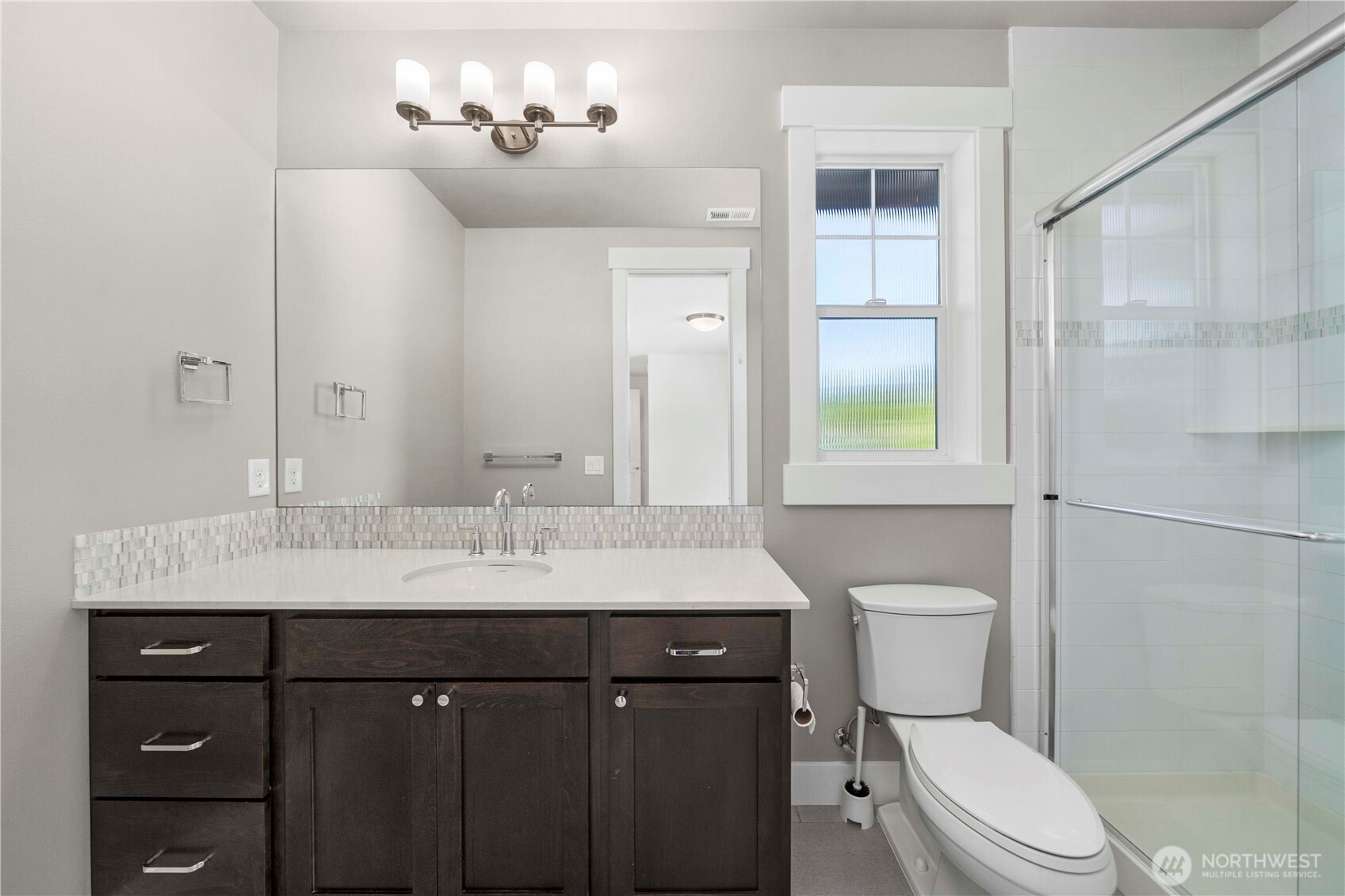 2005 105th Avenue Northeast Bellevue, WA 98004 - Photo 28 of 40