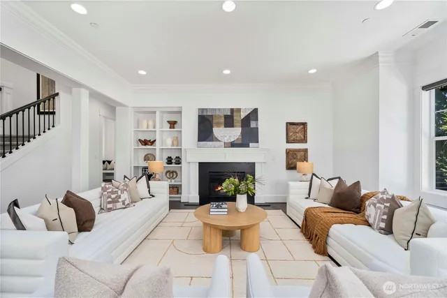 $3,830,000 | 2005 105th Avenue Northeast, Bellevue, WA 98004