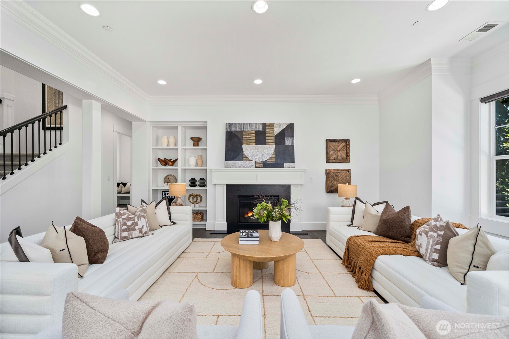 2005 105th Avenue Northeast Bellevue, WA 98004 - Photo 8 of 40