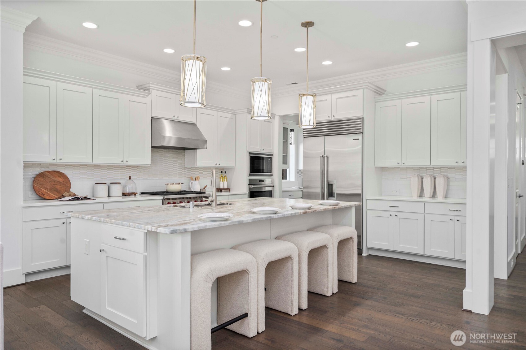 2005 105th Avenue Northeast Bellevue, WA 98004 - Photo 10 of 40