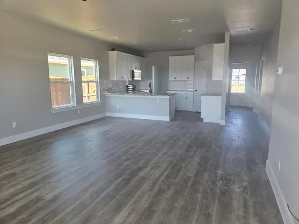 $2,400 | 1350 Wyatt Street, Waxahachie, TX 75165