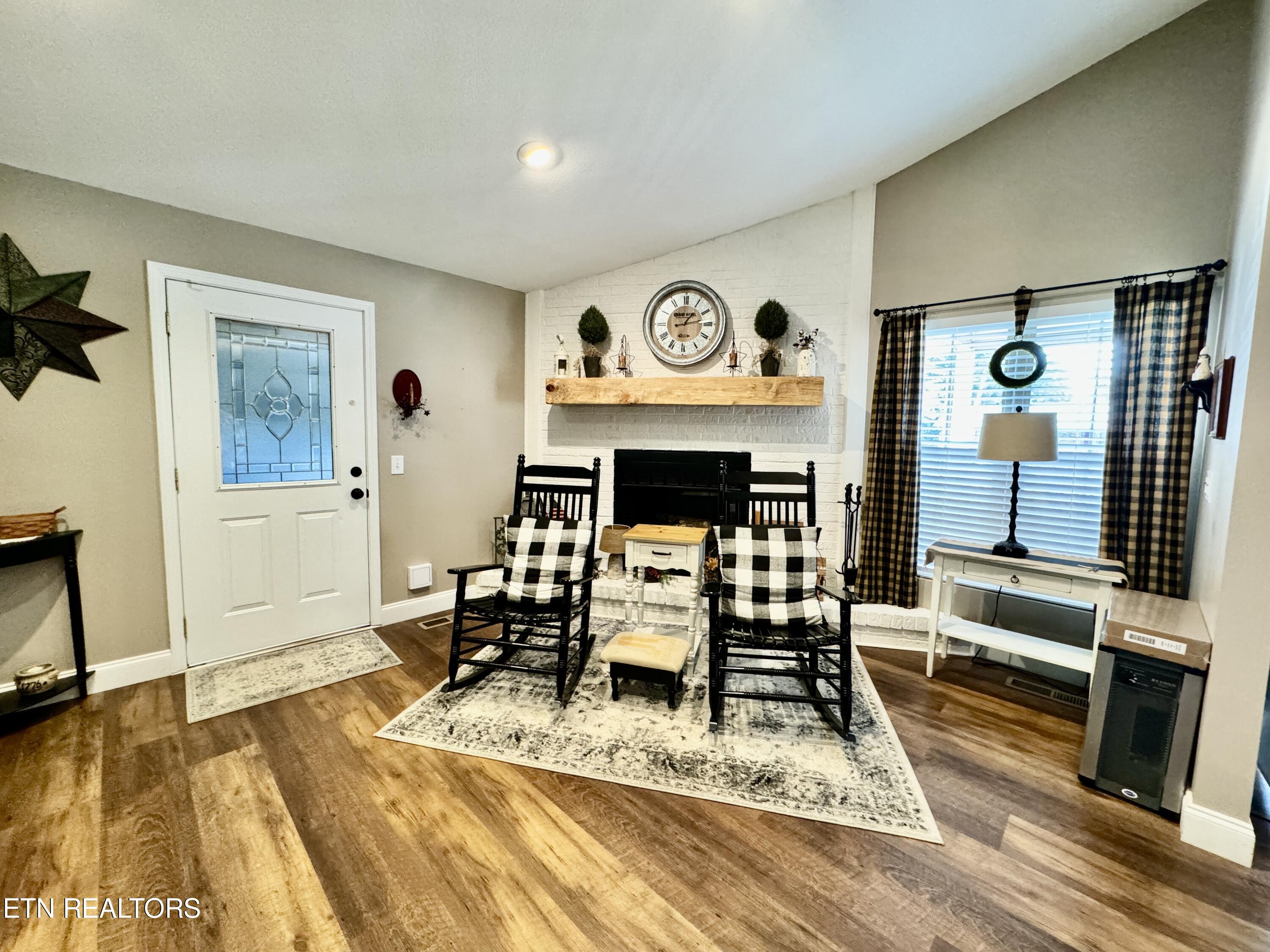 220 Pat Rd