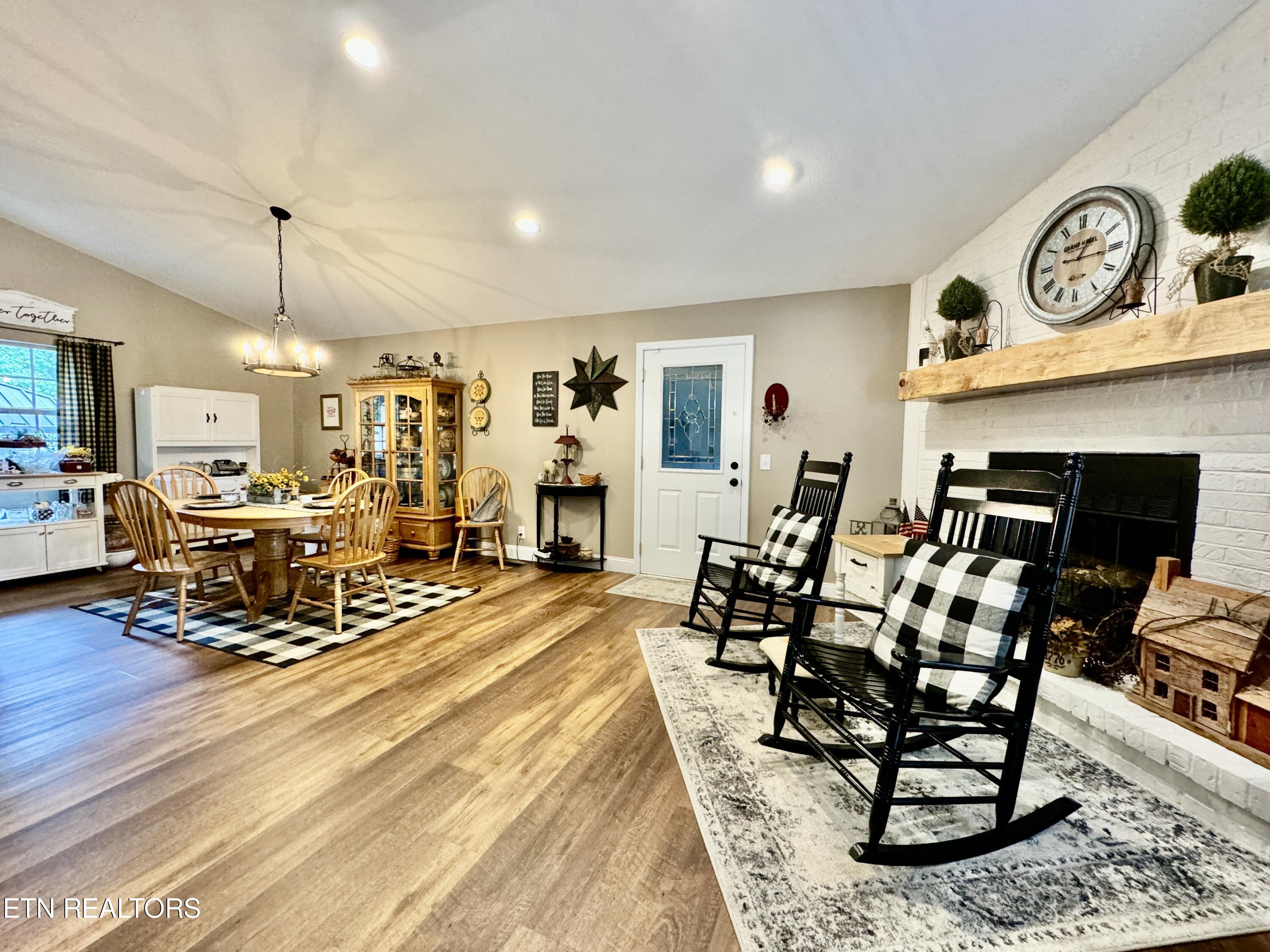 220 Pat Rd
