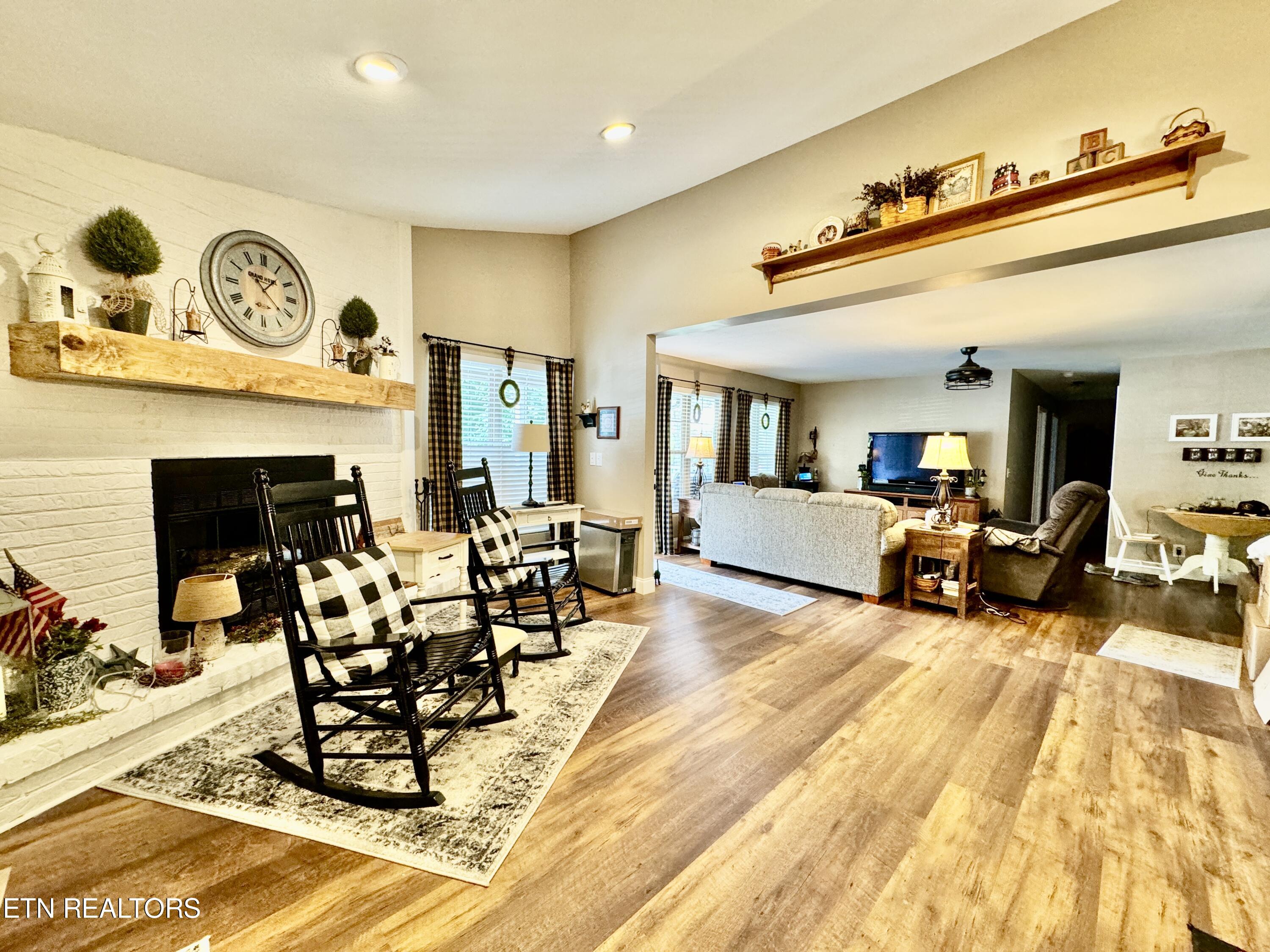 220 Pat Rd