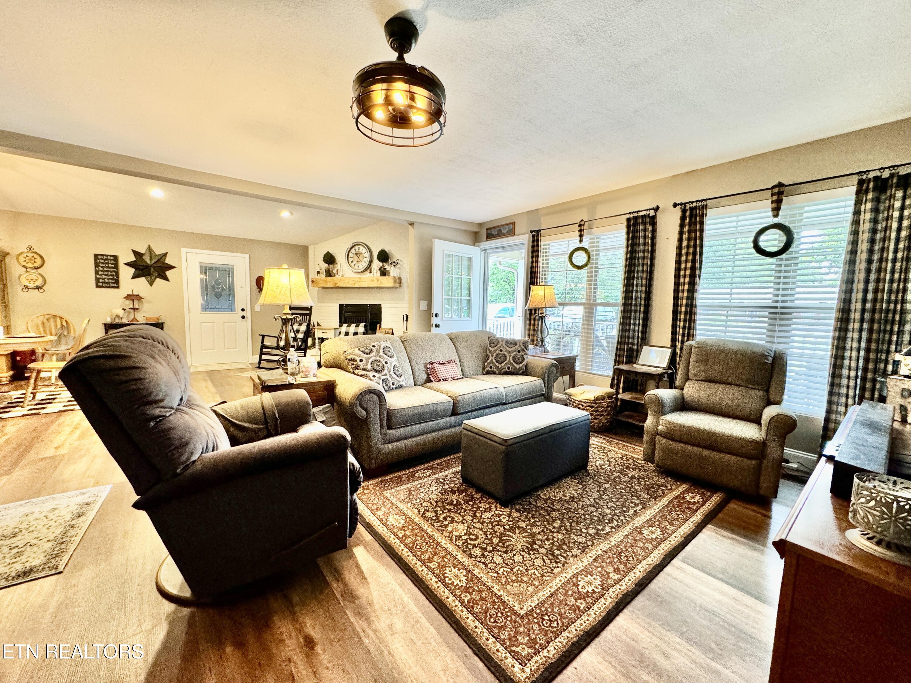 220 Pat Road Knoxville, TN 37922 - Photo 8 of 17 220 Pat Rd