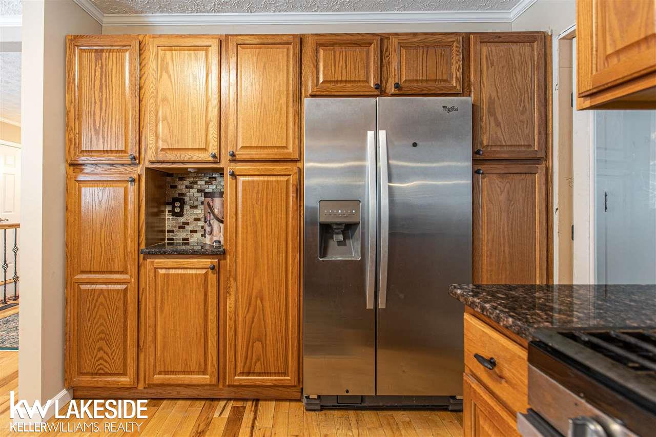 369 South Rochester Road Oakland, MI 48363 - Photo 7 of 28 50065871-6.JPG