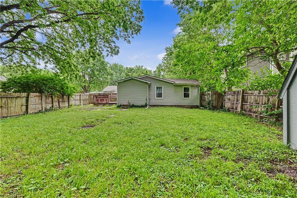 1418 Maple Lane Lawrence, KS 66044 - Photo 19 of 21