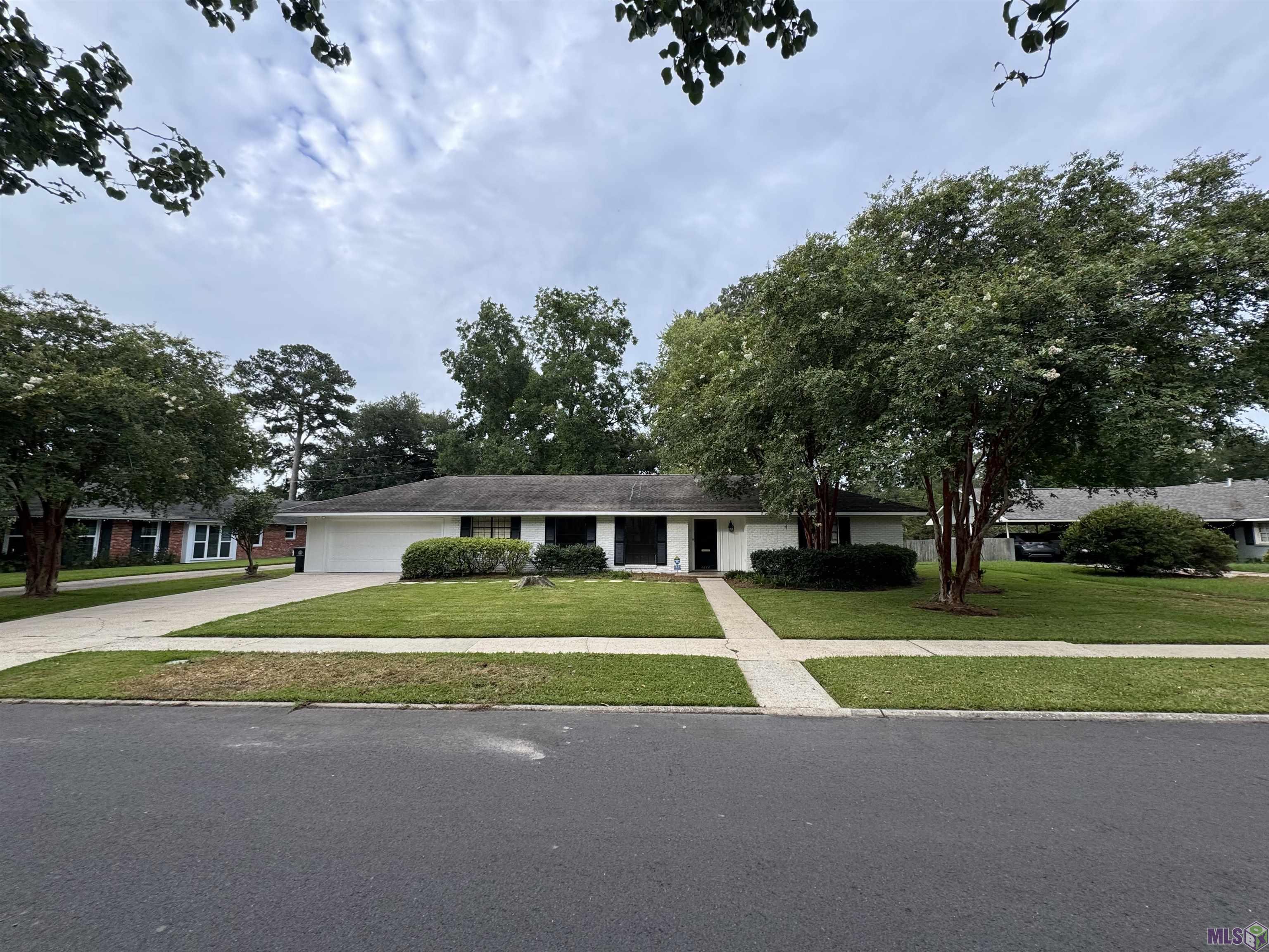4844 Sweetbriar Street Baton Rouge, LA 70808 - Photo 2 of 18 Gallery Image 2