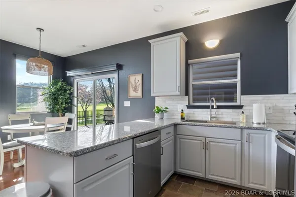 $299,900 | 23 Cottage Park East, Unit 6, Camdenton, MO 65020