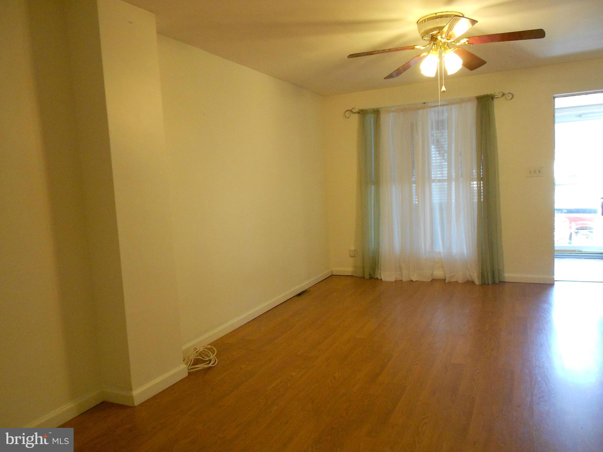 7816 New Battle Grove Road Baltimore, MD 21222 - Photo 13 of 29 Living Room