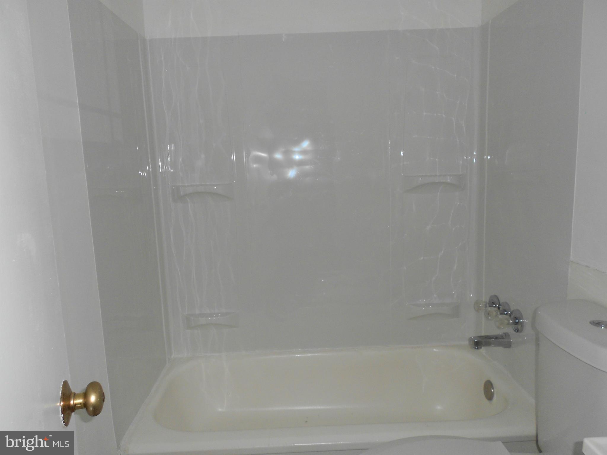 7816 New Battle Grove Road Baltimore, MD 21222 - Photo 18 of 29 Bath