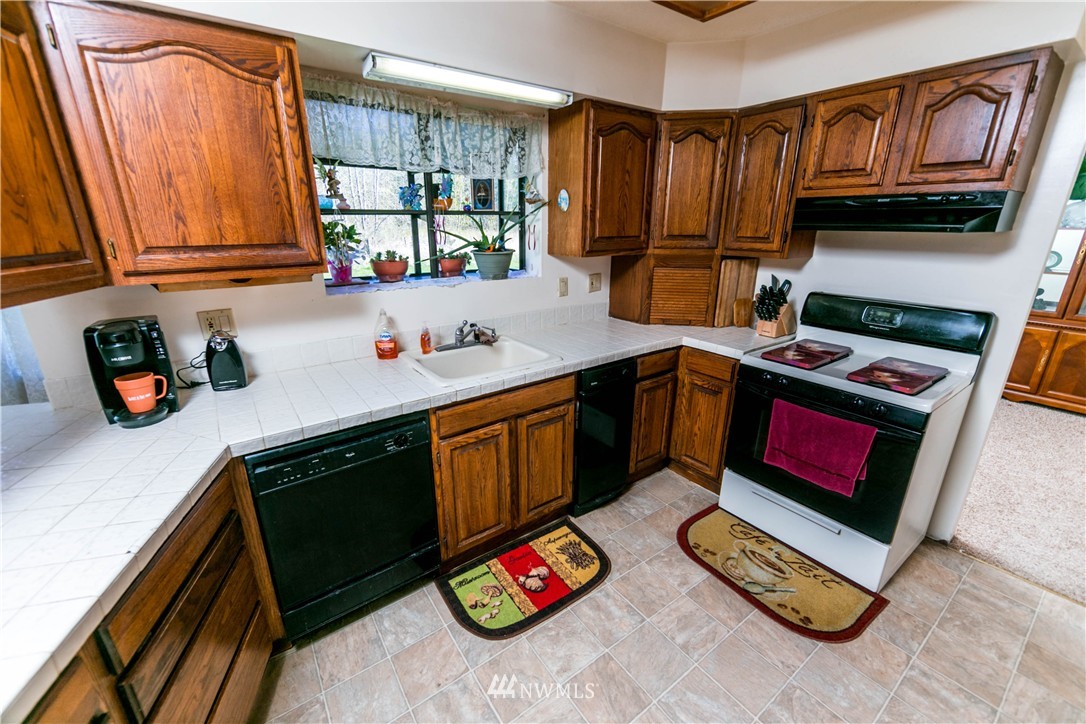 7976 Kickerville Road Blaine, WA 98230 - Photo 11 of 17
