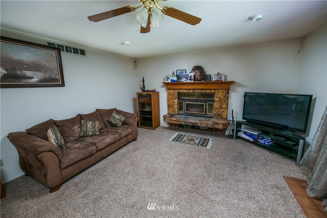 7976 Kickerville Road Blaine, WA 98230 - Photo 15 of 17