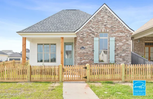 $329,900 | 309 D Villager Avenue, Scott, LA 70583