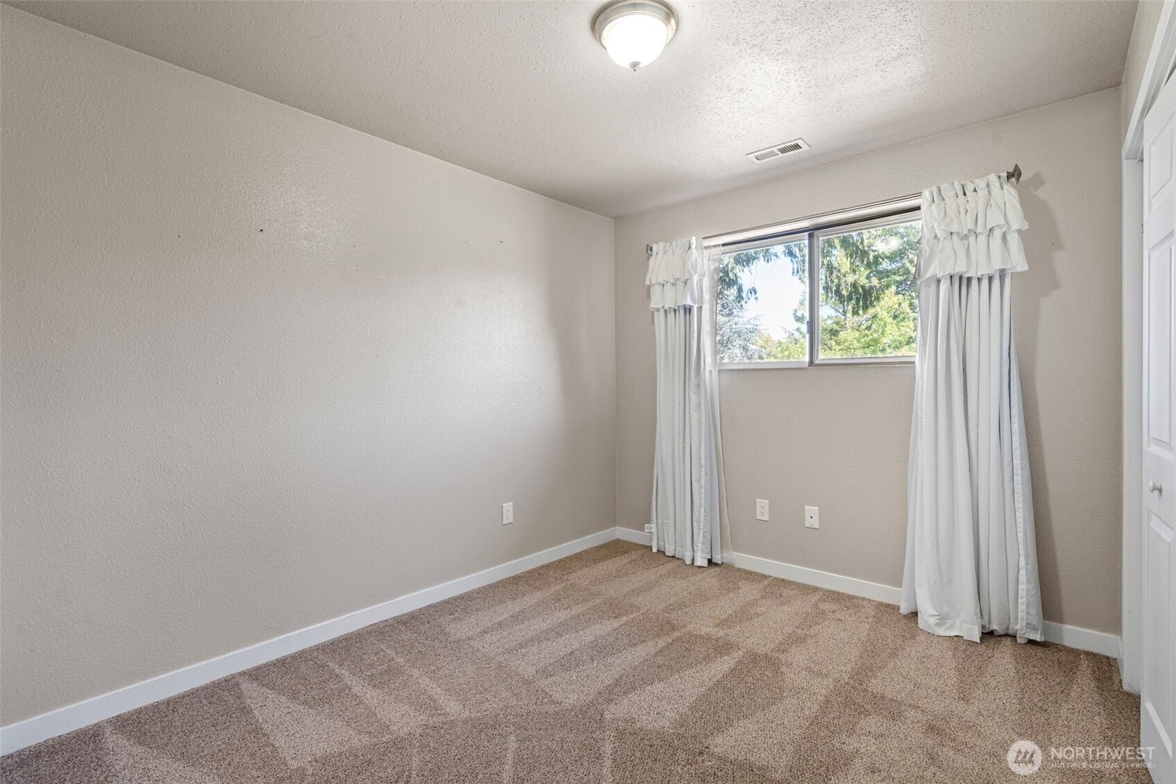 4708 Alameda Avenue West University Place, WA 98466 - Photo 15 of 22 Gallery Image 15