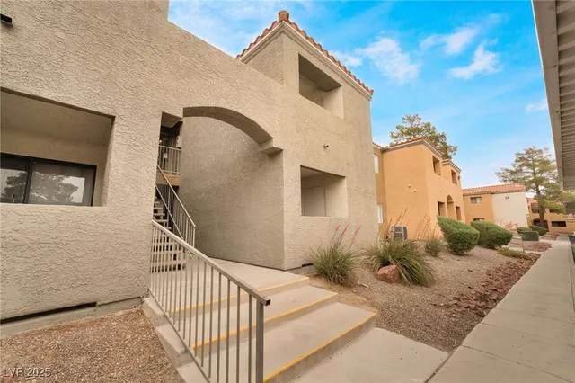 $175,000 | 3151 North Soaring Gulls Drive, Unit 2034, Las Vegas, NV 89128