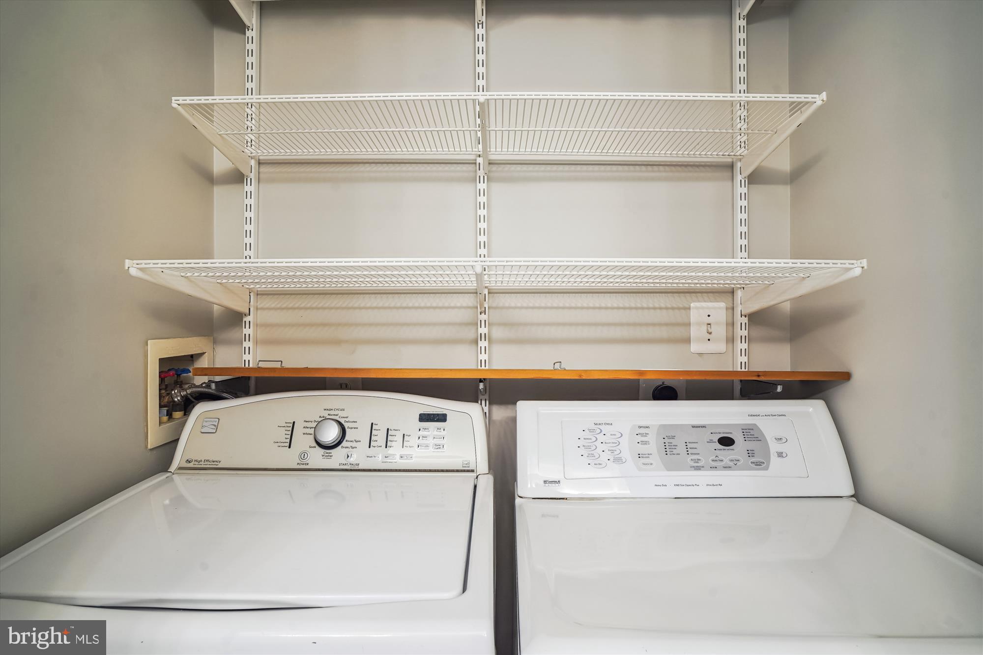 10106 Portland Place Silver Spring, MD 20901 - Photo 27 of 38 a utility room with washer and dryer