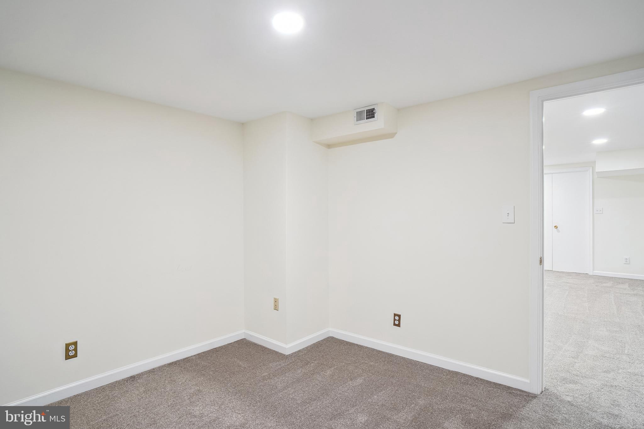 10106 Portland Place Silver Spring, MD 20901 - Photo 32 of 38