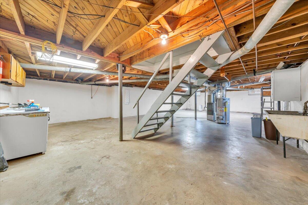 5156 Hazelridge Road Northwest Roanoke, VA 24012 - Photo 22 of 30 34-MIB04467