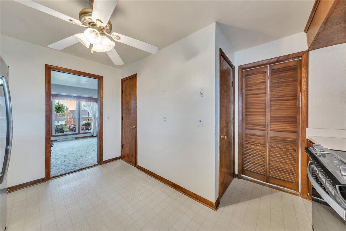 5156 Hazelridge Road Northwest Roanoke, VA 24012 - Photo 10 of 30 14-MIB04404