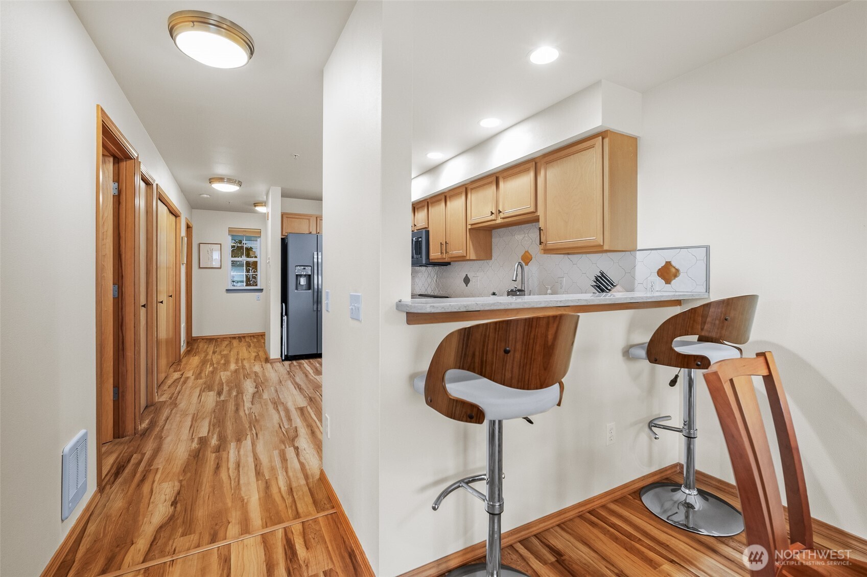 1011 Bancroft Street, Unit 204 Bellingham, WA 98225 - Photo 14 of 32 a very nice looking room with a couch