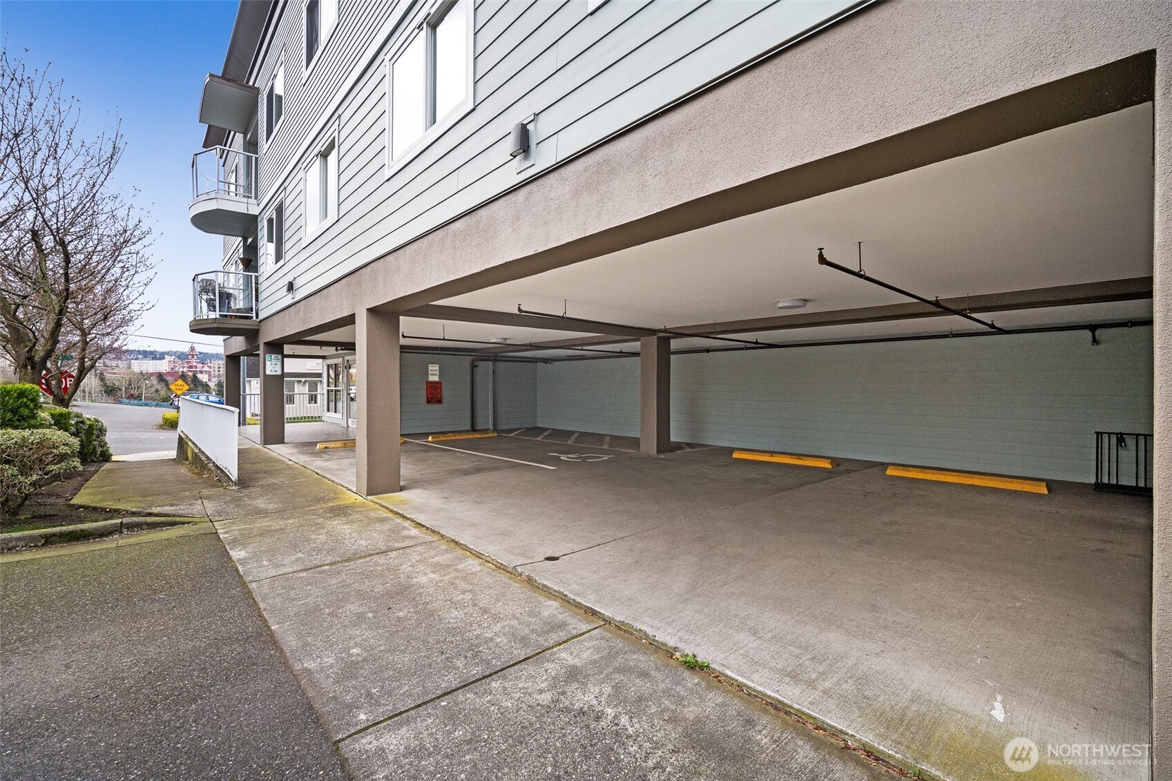 1011 Bancroft Street, Unit 204 Bellingham, WA 98225 - Photo 31 of 32 a view of parking area