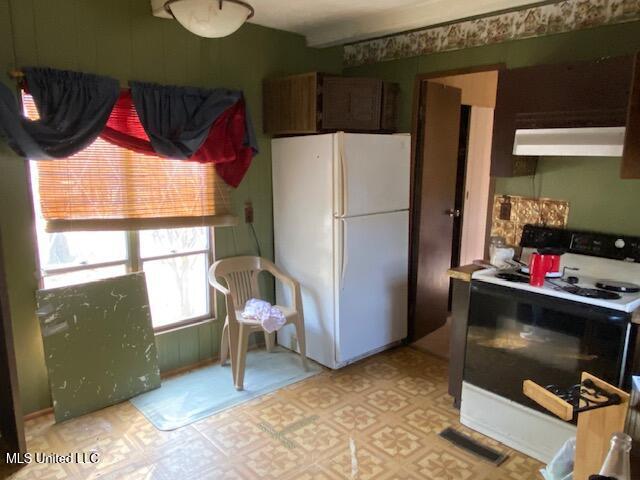 1939 Barr Road Coldwater, MS 38618 - Photo 9 of 25 Kitchen