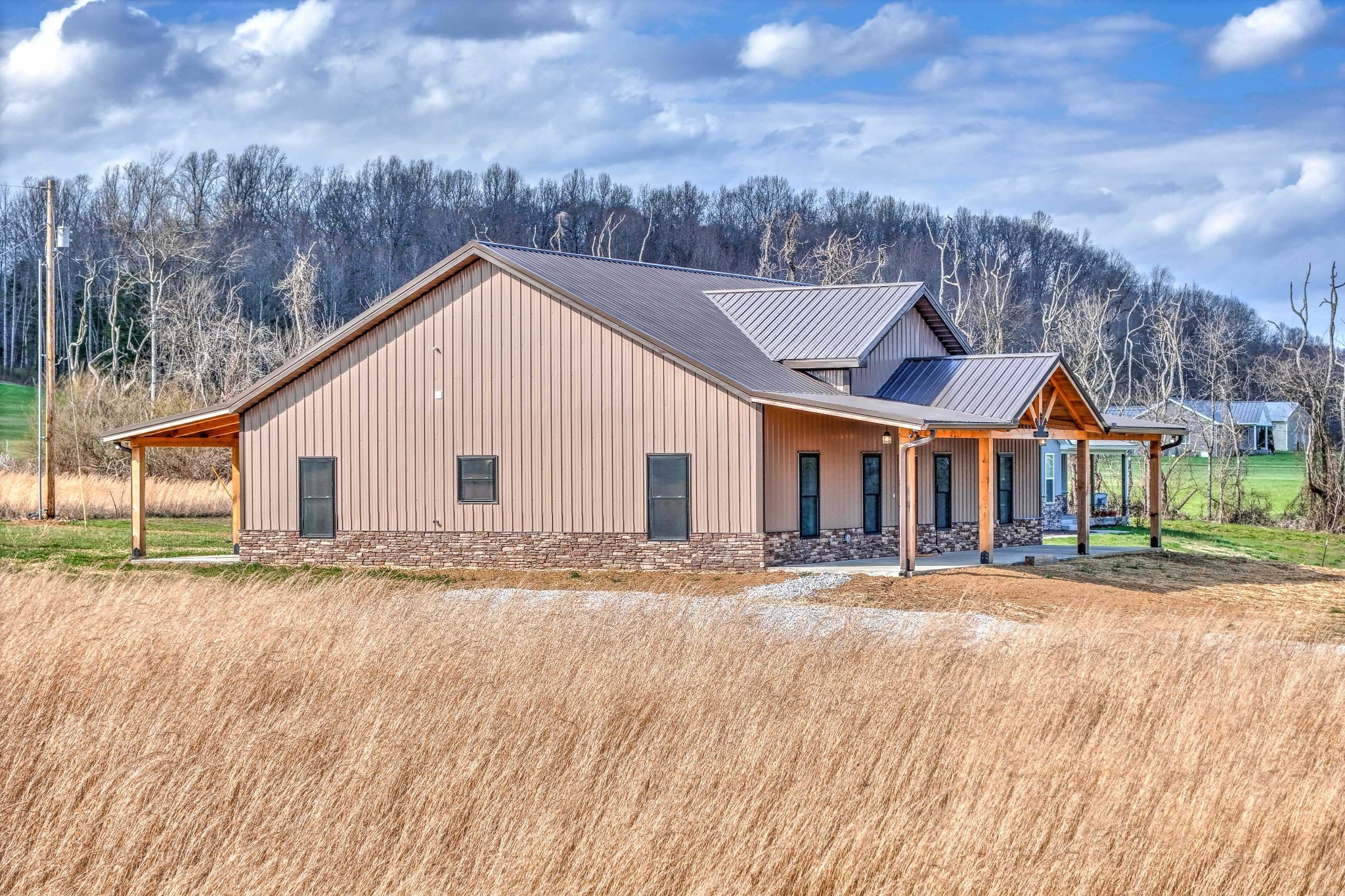 656 East Piney Road Dickson, TN 37055 - Photo 3 of 47 Gallery Image 3