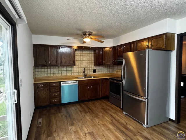 $209,500 | 918 East Logan Avenue, Emporia, KS 66801