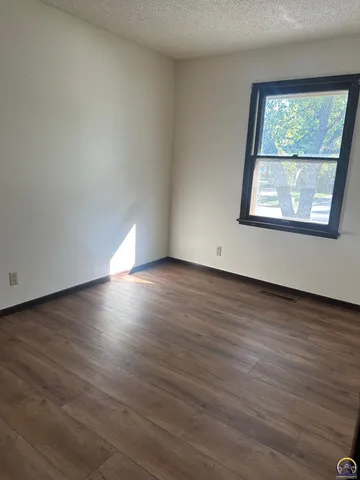 $209,500 | 918 East Logan Avenue, Emporia, KS 66801