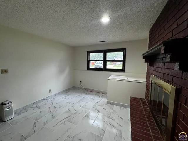 $209,500 | 918 East Logan Avenue, Emporia, KS 66801