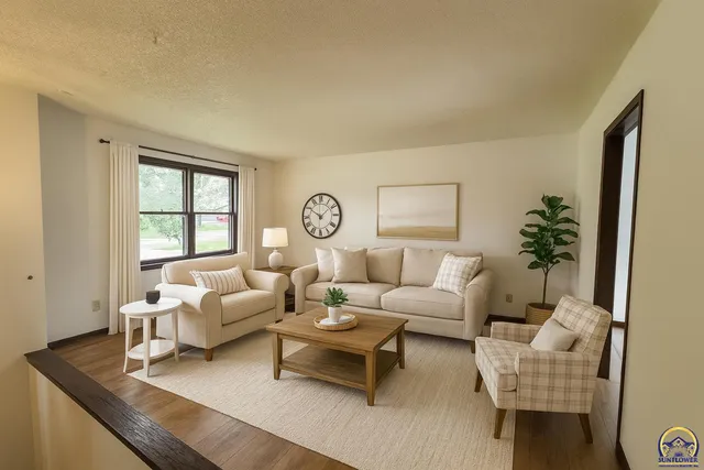 $209,500 | 918 East Logan Avenue, Emporia, KS 66801