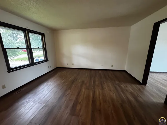 $209,500 | 918 East Logan Avenue, Emporia, KS 66801