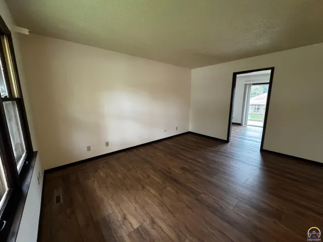 $209,500 | 918 East Logan Avenue, Emporia, KS 66801