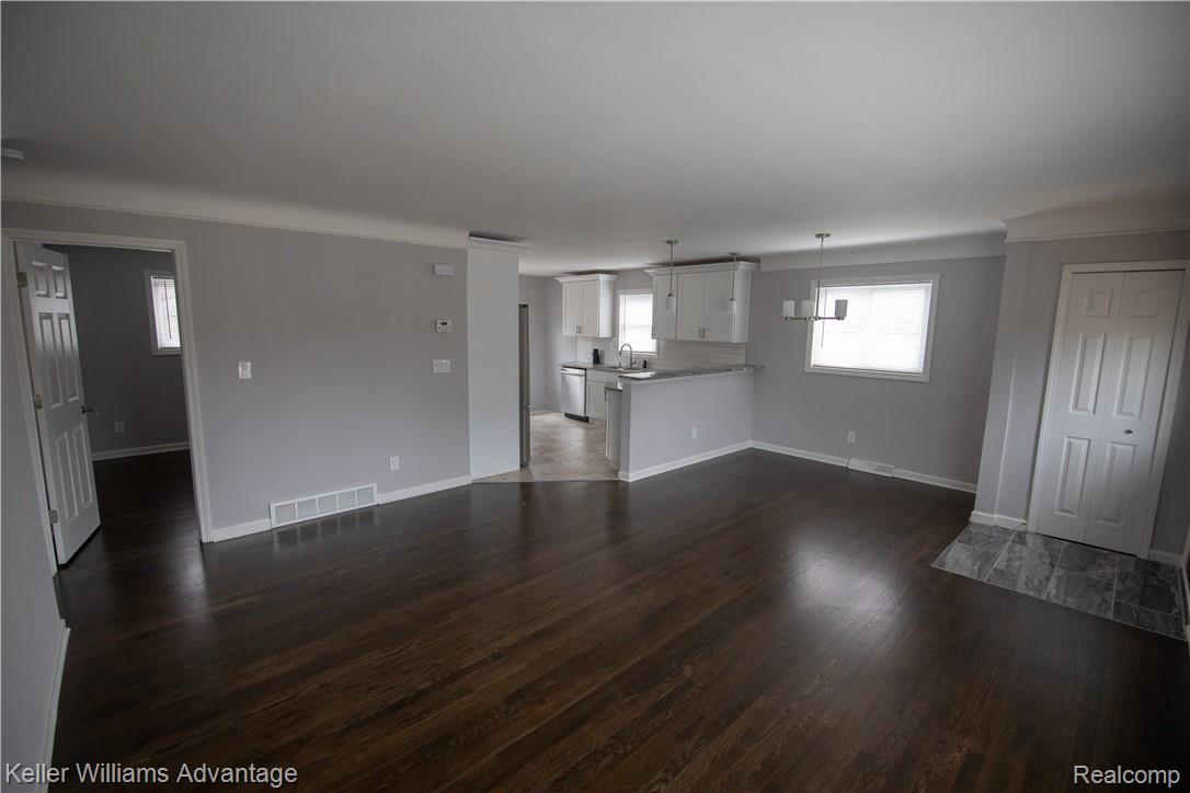 499 West Tienken Road Rochester, MI 48306 - Photo 5 of 26 9N7A0494.jpg