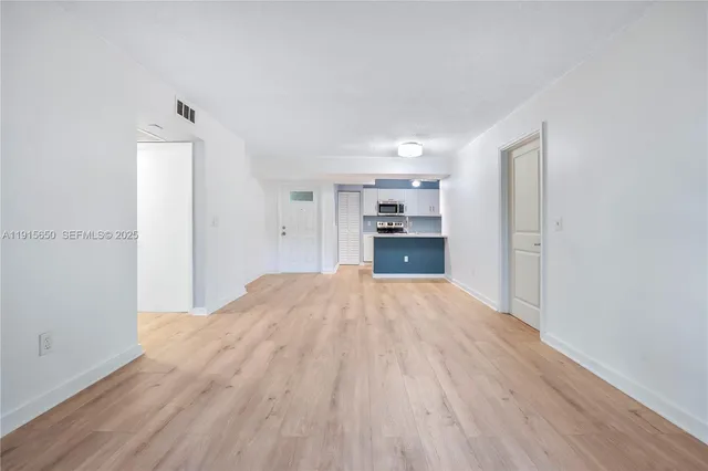 $2,700 | 9912 Hammocks Boulevard, Unit 10441, Miami, FL 33196