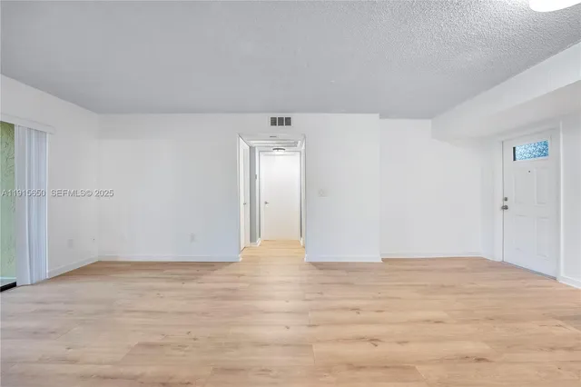 $2,700 | 9912 Hammocks Boulevard, Unit 10441, Miami, FL 33196