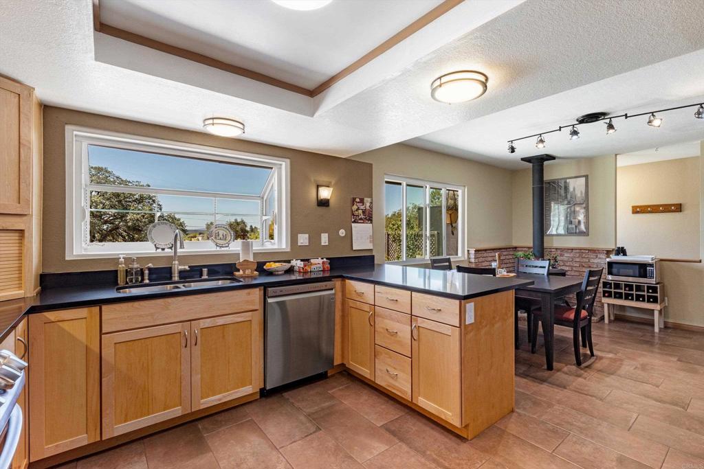 13734 West Oak Glen Road Valley Center, CA 92082 - Photo 11 of 41