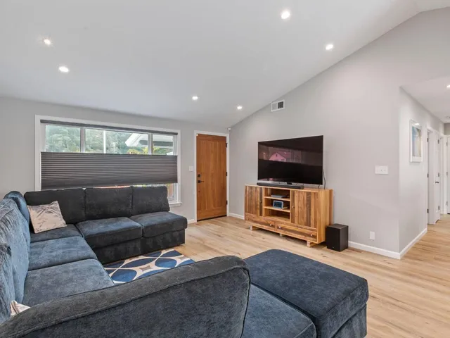 $1,220,000 | 1415 Linda Mar Boulevard, Pacifica, CA 94044