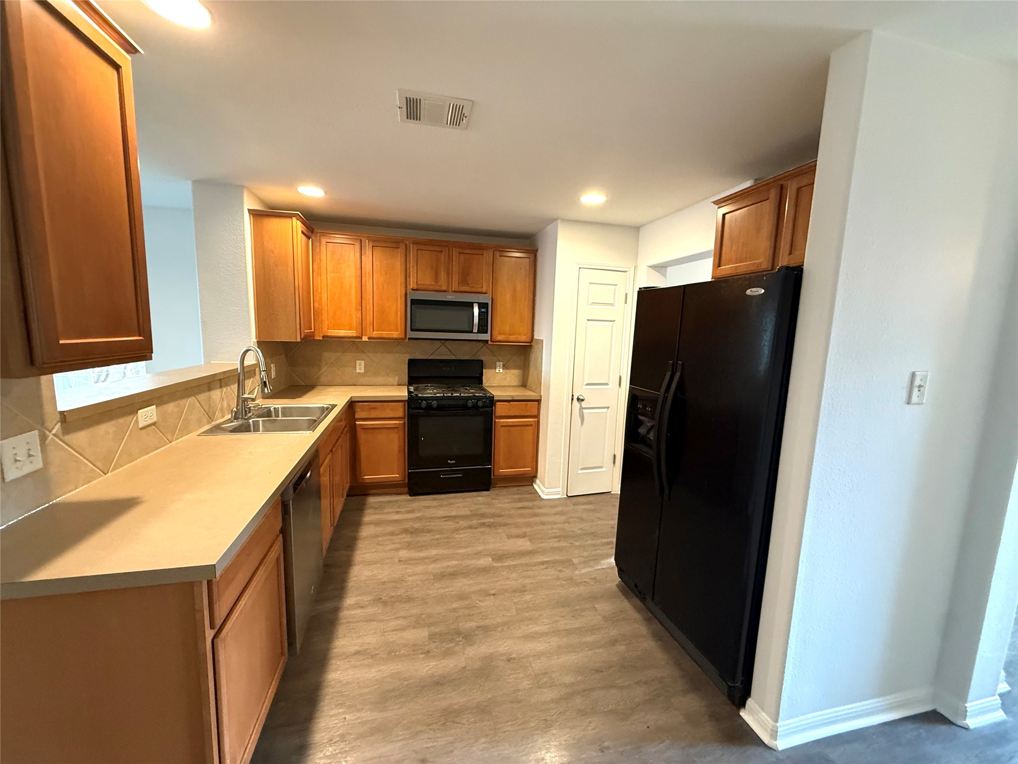 3615 Hawk View Street Round Rock, TX 78665 - Photo 8 of 25