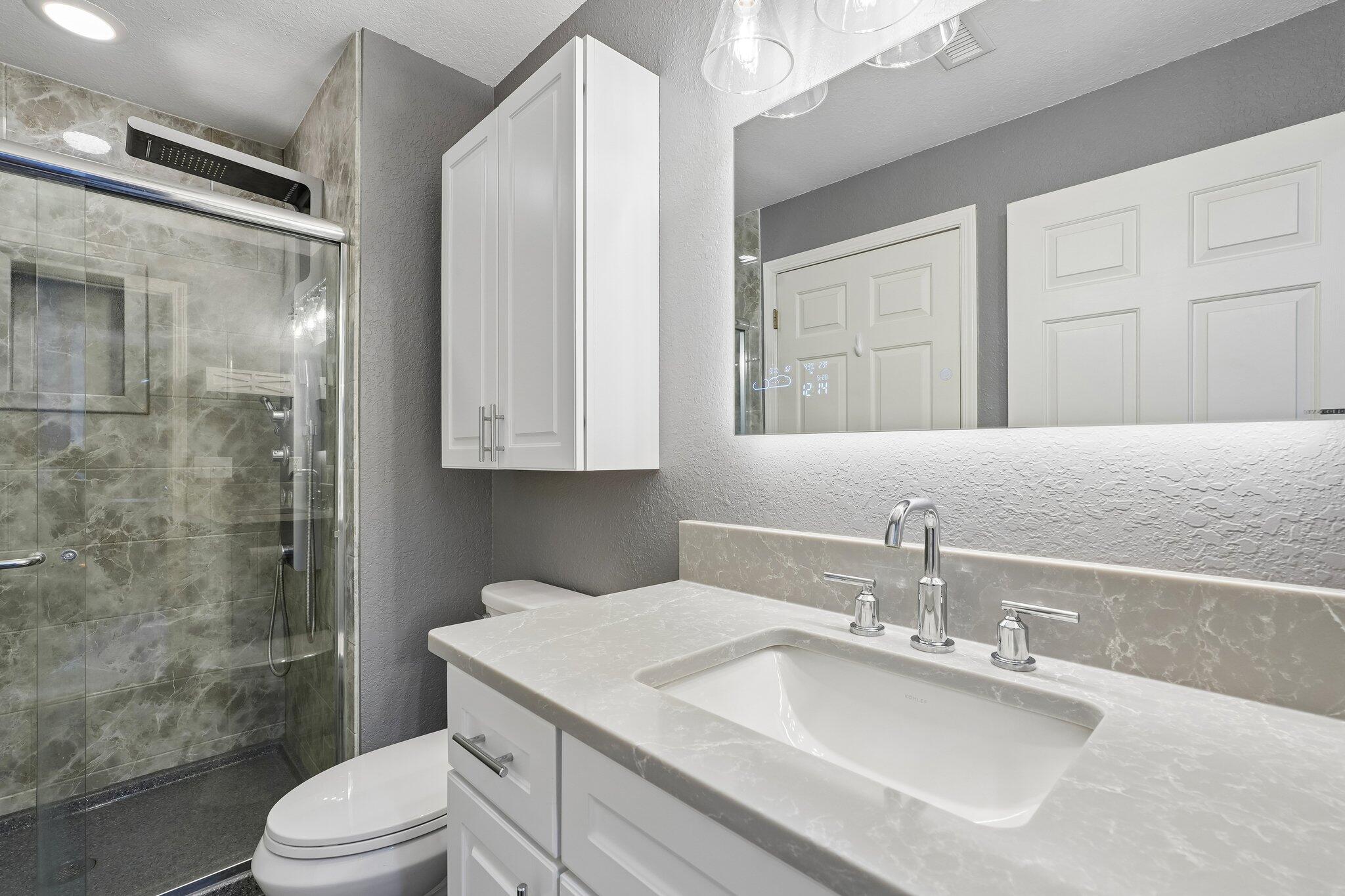 N16-w26533 Tall Reeds Lane, Unit H Pewaukee, WI 53072 - Photo 21 of 33 Second Bath