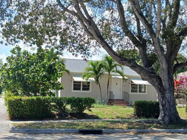 $3,200 | 5815 Garden Avenue, West Palm Beach, FL 33405