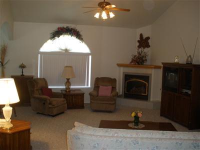 174 West Huntsman Avenue Reedley, CA 93654 - Photo 2 of 7 Gallery Image 2