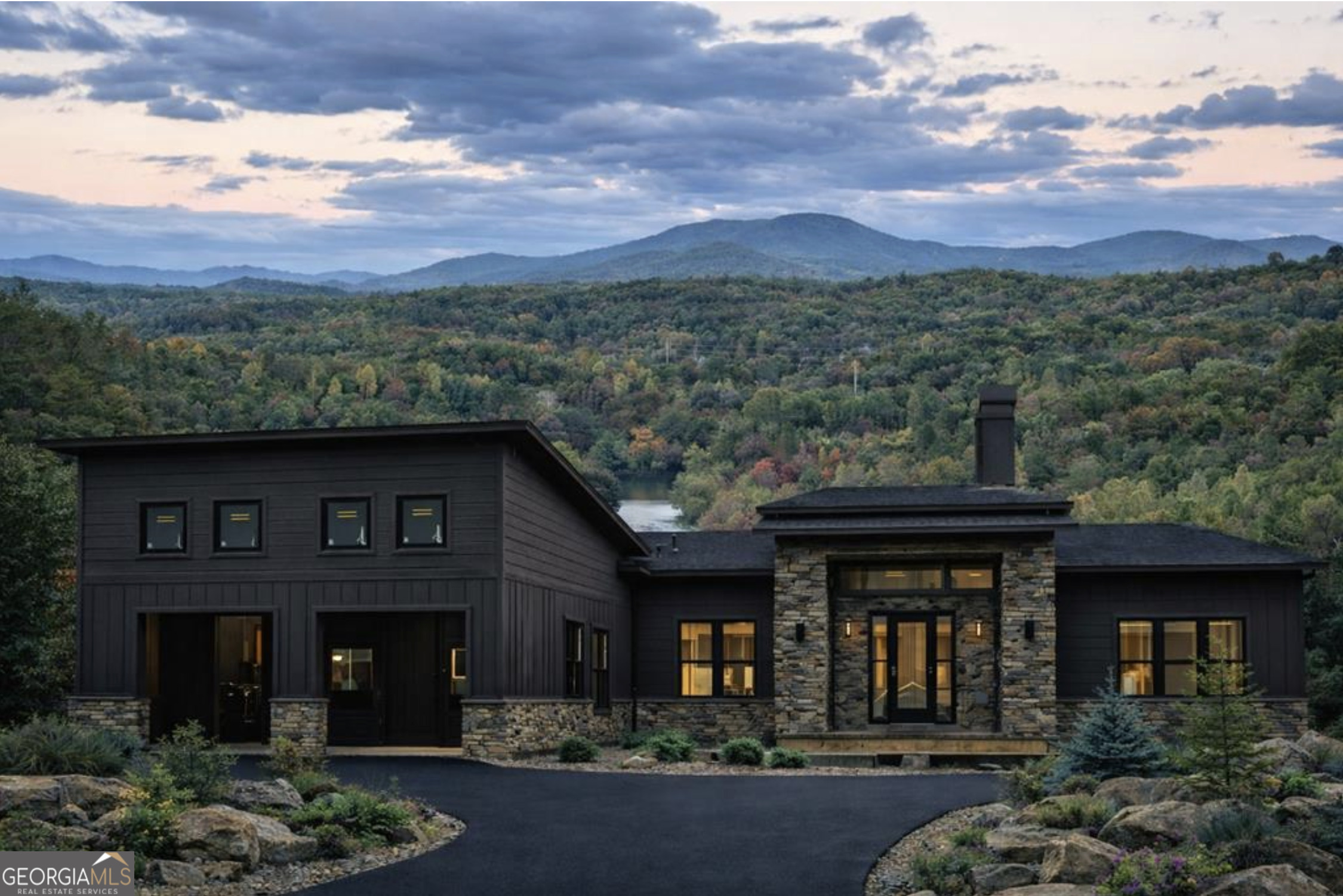 1 Riverview Circle Blue Ridge, GA 30513 - Photo 3 of 15