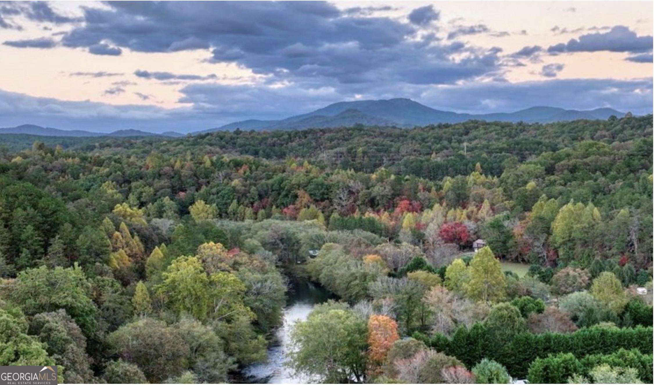 1 Riverview Circle Blue Ridge, GA 30513 - Photo 4 of 15