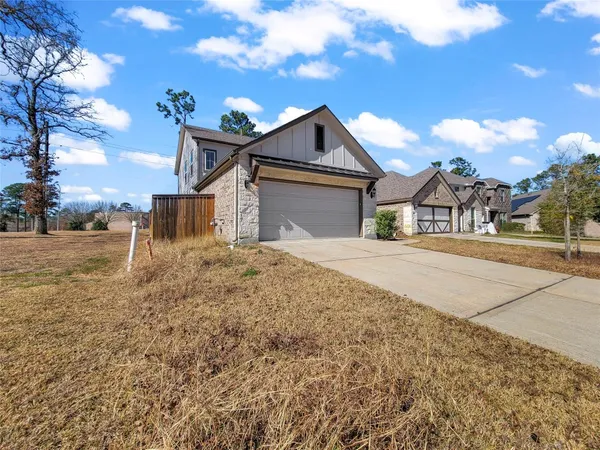 $2,095 | 16807 Lisbon Lane, Crosby, TX 77532