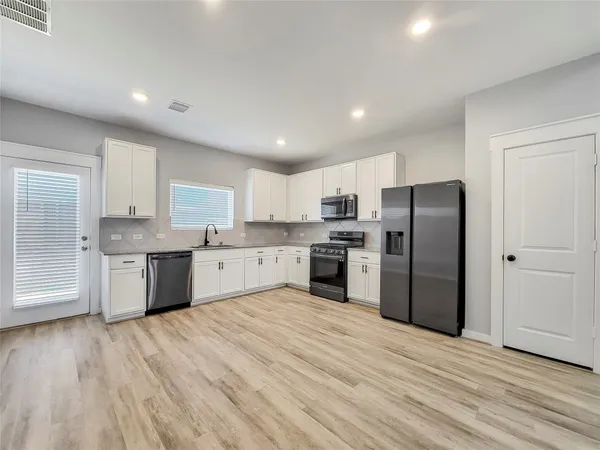 $2,095 | 16807 Lisbon Lane, Crosby, TX 77532