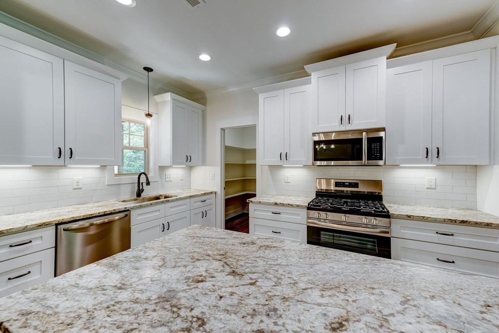 581 Old Burnt Mountain Road Jasper, GA 30143 - Photo 14 of 39 Gallery Image 14