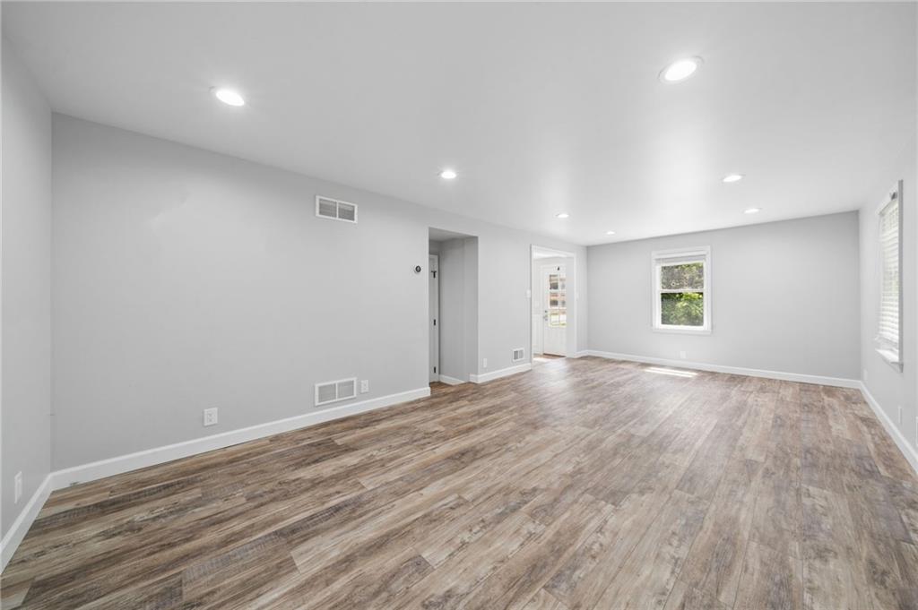 4375 New Texas Road Pittsburgh, PA 15239 - Photo 4 of 34