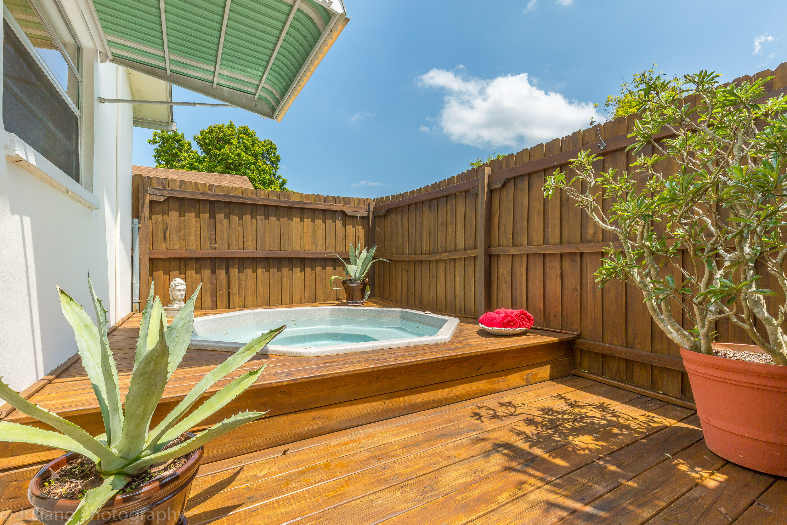 9198 Southwest 2nd Street Boca Raton, FL 33428 - Photo 31 of 32 Deck/Jacuzzi
